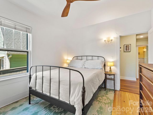 102 Courtland Avenue, Asheville, NC 28801