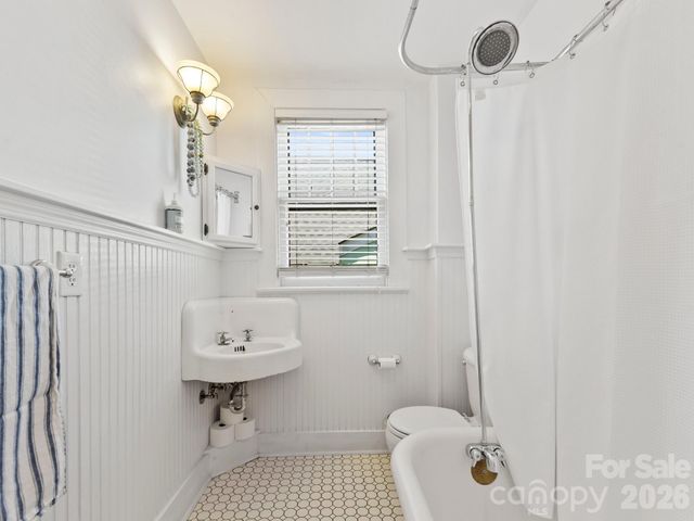 102 Courtland Avenue, Asheville, NC 28801