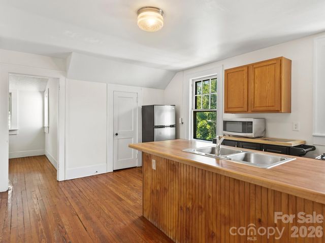 102 Courtland Avenue, Asheville, NC 28801