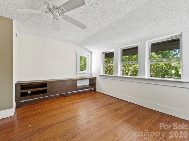 102 Courtland Avenue, Asheville, NC 28801