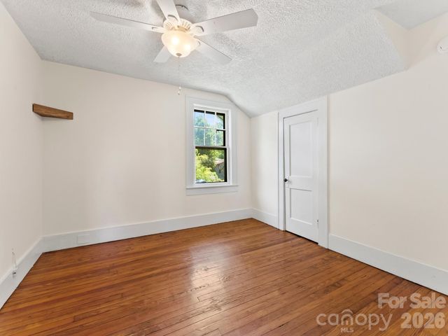 102 Courtland Avenue, Asheville, NC 28801