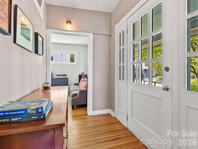 102 Courtland Avenue, Asheville, NC 28801
