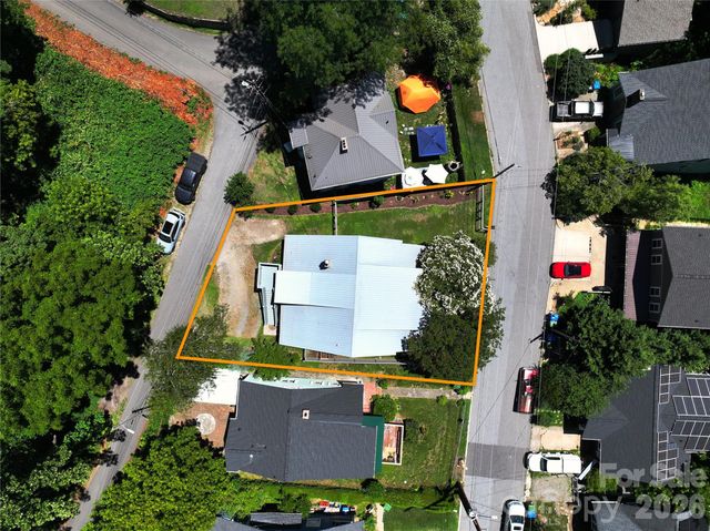 102 Courtland Avenue, Asheville, NC 28801