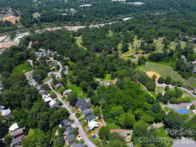 102 Courtland Avenue, Asheville, NC 28801