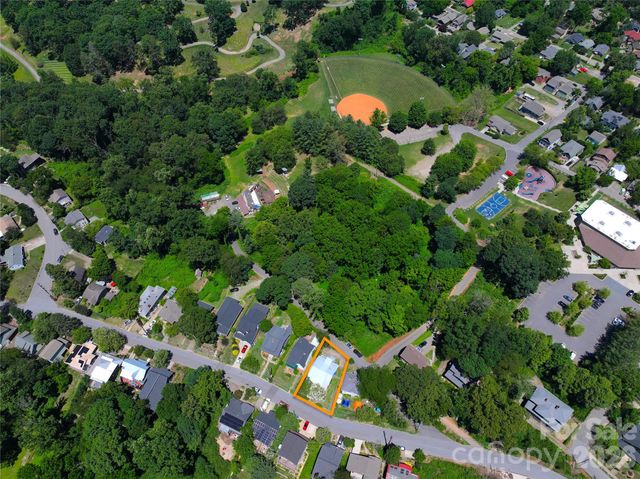 102 Courtland Avenue, Asheville, NC 28801