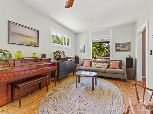 102 Courtland Avenue, Asheville, NC 28801