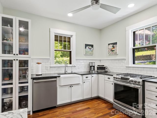 102 Courtland Avenue, Asheville, NC 28801