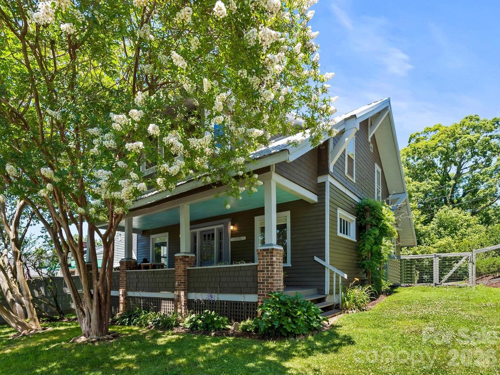 102 Courtland Avenue, Asheville, NC 28801