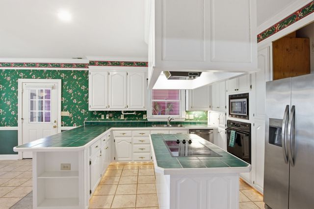 867 Mount Olivet Rd, Columbia, TN 38401