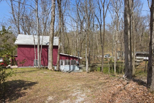 867 Mount Olivet Rd, Columbia, TN 38401