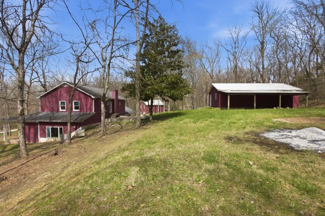 867 Mount Olivet Rd, Columbia, TN 38401