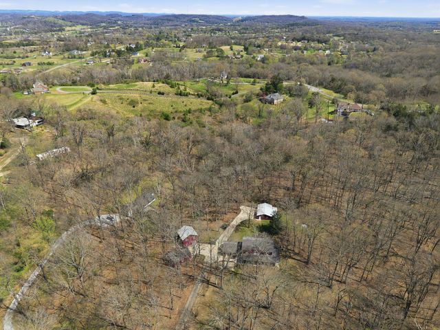 867 Mount Olivet Rd, Columbia, TN 38401