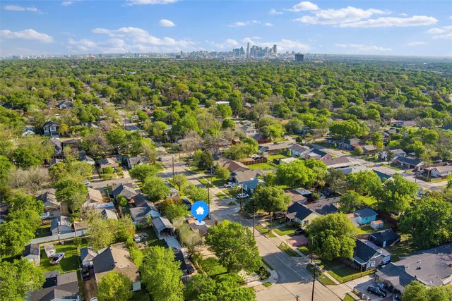 1101 Melbourne Avenue, Dallas, TX 75224
