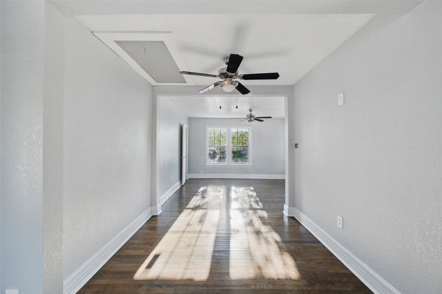 1101 Melbourne Avenue, Dallas, TX 75224