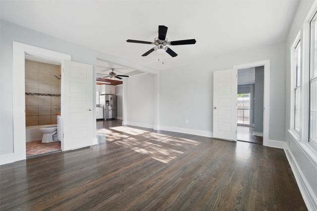 1101 Melbourne Avenue, Dallas, TX 75224
