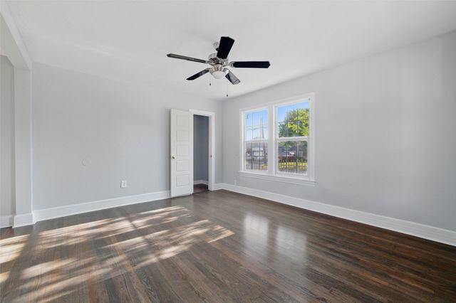1101 Melbourne Avenue, Dallas, TX 75224