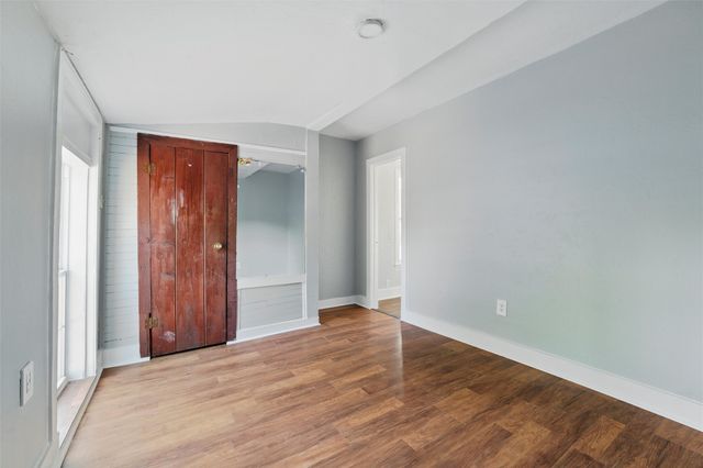 1101 Melbourne Avenue, Dallas, TX 75224