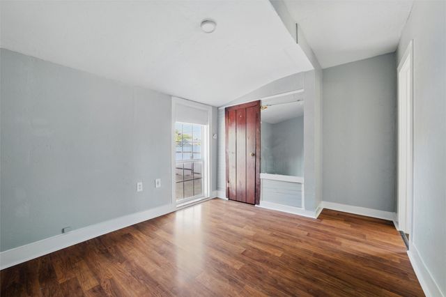 1101 Melbourne Avenue, Dallas, TX 75224