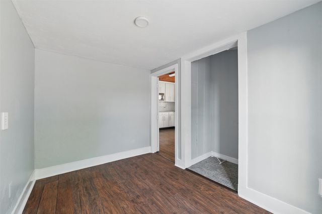 1101 Melbourne Avenue, Dallas, TX 75224