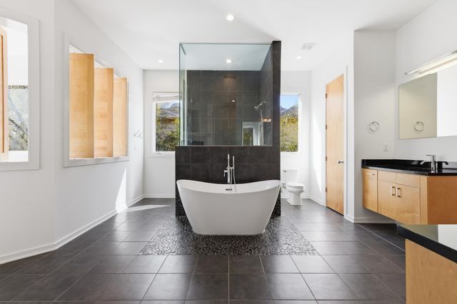 837 HARBOR ISLE CIR E, Memphis, TN 38103