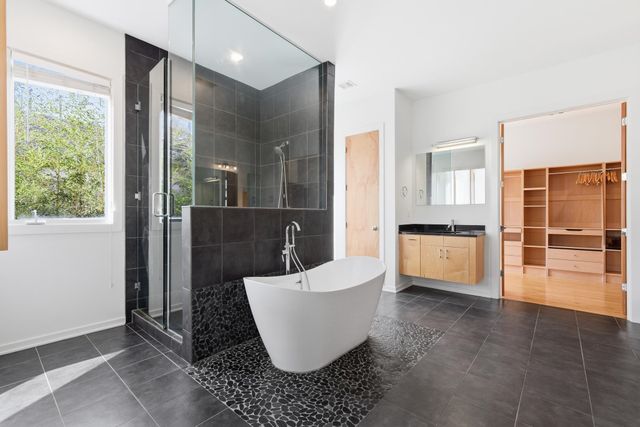 837 HARBOR ISLE CIR E, Memphis, TN 38103