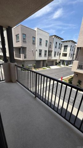 2327 Verano Way, Vista, CA 92081