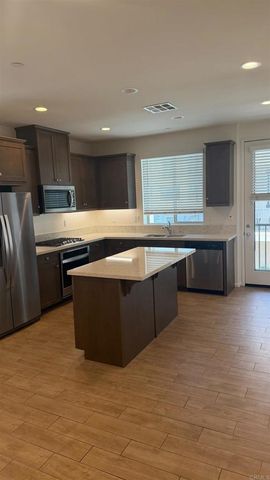 2327 Verano Way, Vista, CA 92081