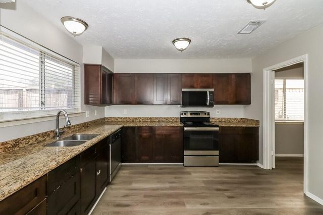 3446 Hombly Road, Houston, TX 77066