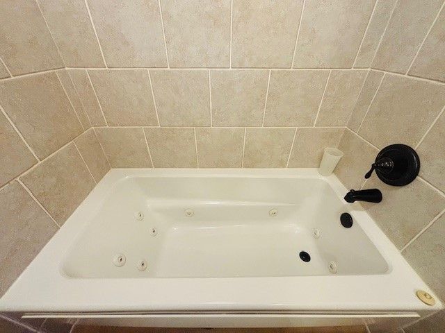 2802 Honeysuckle Lane, Russellville, AR 72801