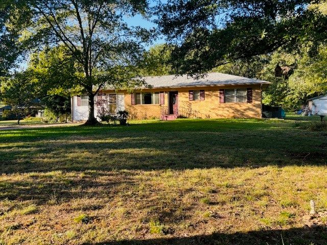 2802 Honeysuckle Lane, Russellville, AR 72801