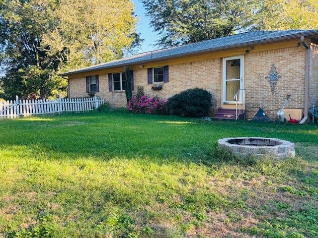 2802 Honeysuckle Lane, Russellville, AR 72801