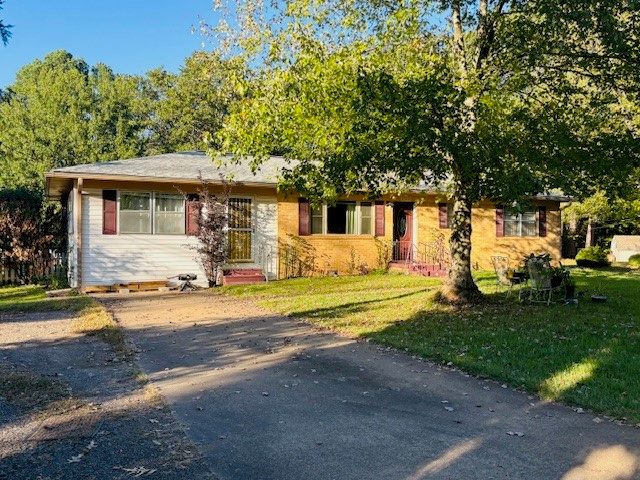 2802 Honeysuckle Lane, Russellville, AR 72801