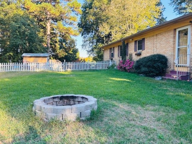 2802 Honeysuckle Lane, Russellville, AR 72801