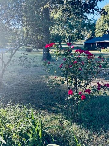 2802 Honeysuckle Lane, Russellville, AR 72801