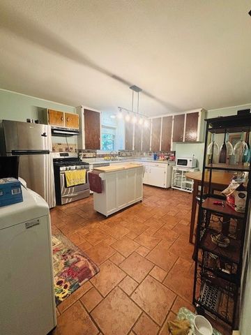 2802 Honeysuckle Lane, Russellville, AR 72801