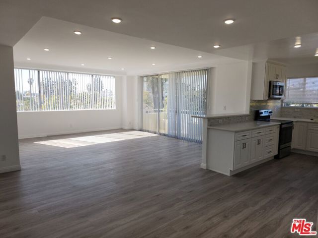 303 N Swall Drive, Beverly Hills, CA 90211