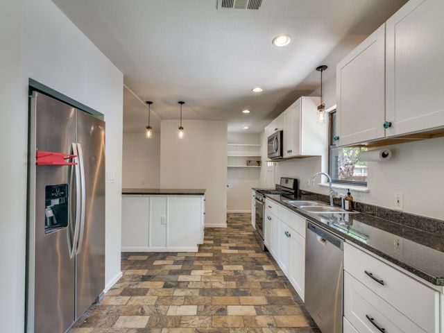 2315 Inadale Avenue, Dallas, TX 75228