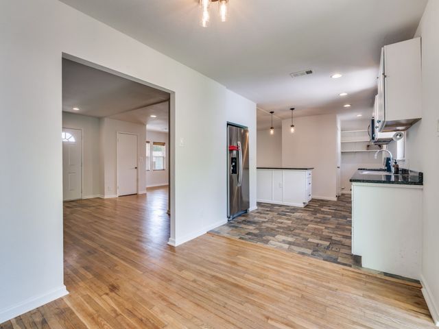 2315 Inadale Avenue, Dallas, TX 75228