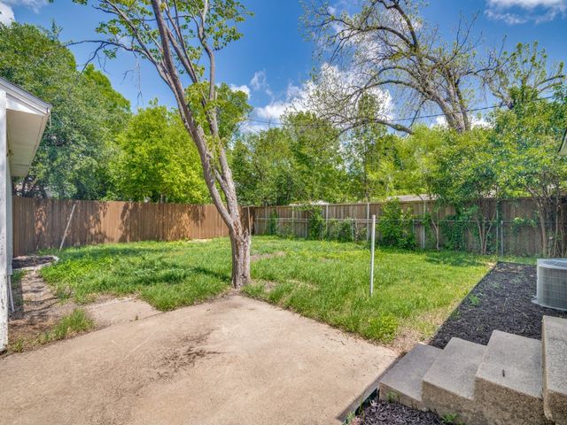 2315 Inadale Avenue, Dallas, TX 75228