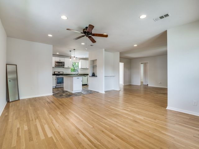 2315 Inadale Avenue, Dallas, TX 75228