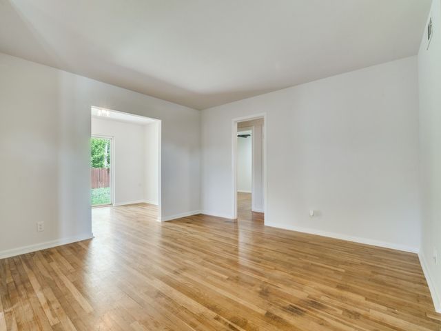 2315 Inadale Avenue, Dallas, TX 75228