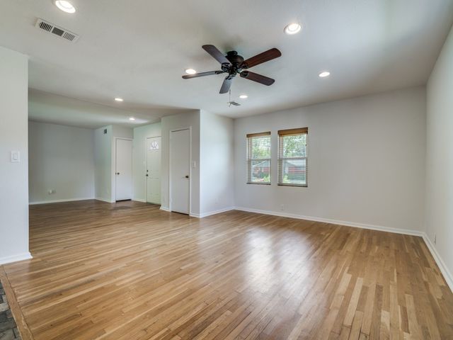 2315 Inadale Avenue, Dallas, TX 75228