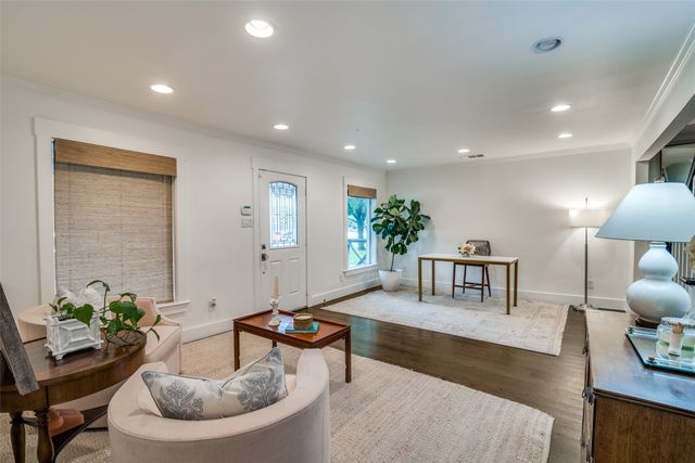 5947 Goodwin Avenue, Dallas, TX 75206