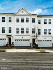 226 RED LEAF LN, Exton, PA 19341