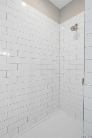 2255 Gilder Drive, Howell, MI 48843