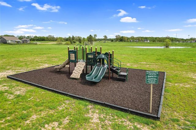 2255 Gilder Drive, Howell, MI 48843