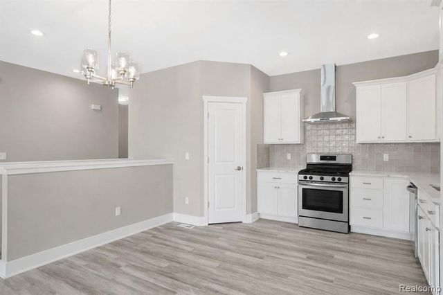 2255 Gilder Drive, Howell, MI 48843