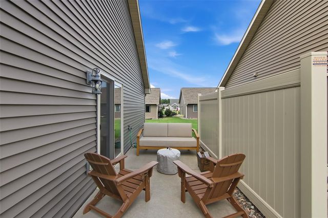 5592 Green Park Drive, Eau Claire, WI 54703