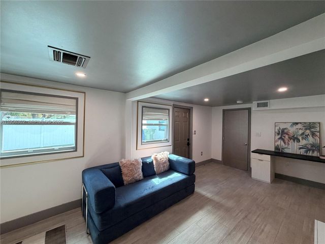 1532 N Andrews Ave, Fort Lauderdale, FL 33311