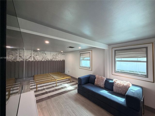 1532 N Andrews Ave, Fort Lauderdale, FL 33311